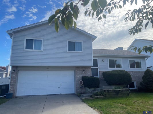 421 W GOURLEY ST, LINCOLN, NE 68521 - Image c5dca627d3122ebdb9af02c5efdd928d/630169955