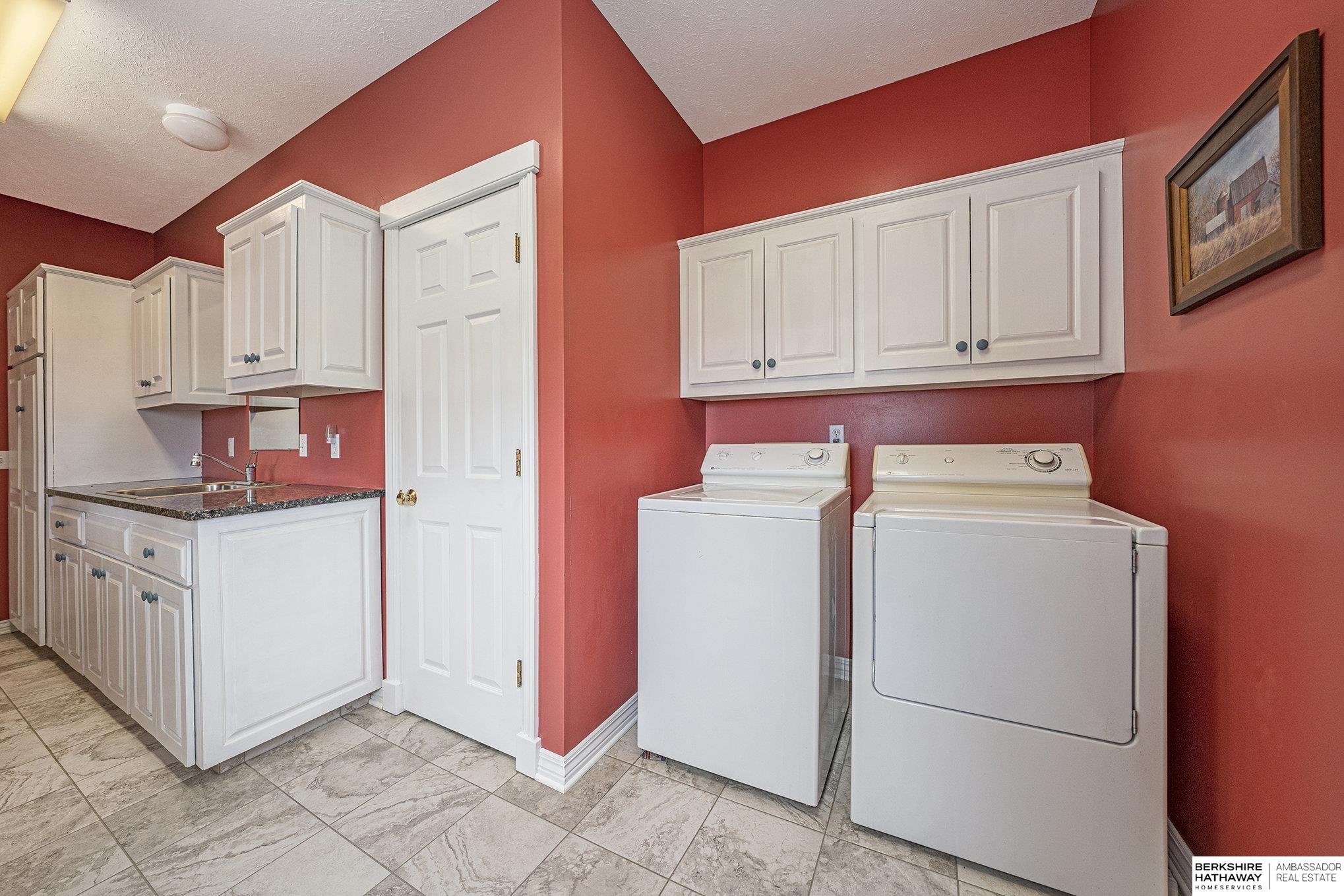 Tekamah, Nebraska 68061, United States, 4 Bedrooms Bedrooms, ,3 BathroomsBathrooms,Residential,Active,158119