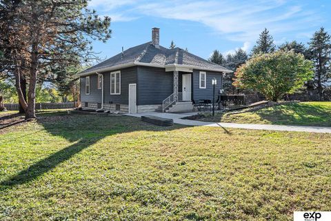 Photo of 15010 Chandler Road, La Vista, NE 68138 (MLS # 22530614) Photo of 15010 Chandler Road, La Vista, NE 68138 (MLS # 22530614)