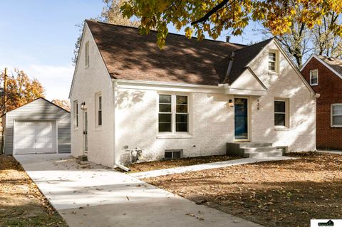 Photo of 928 Clark Street, Lincoln, NE 68510 (MLS # 22534957)