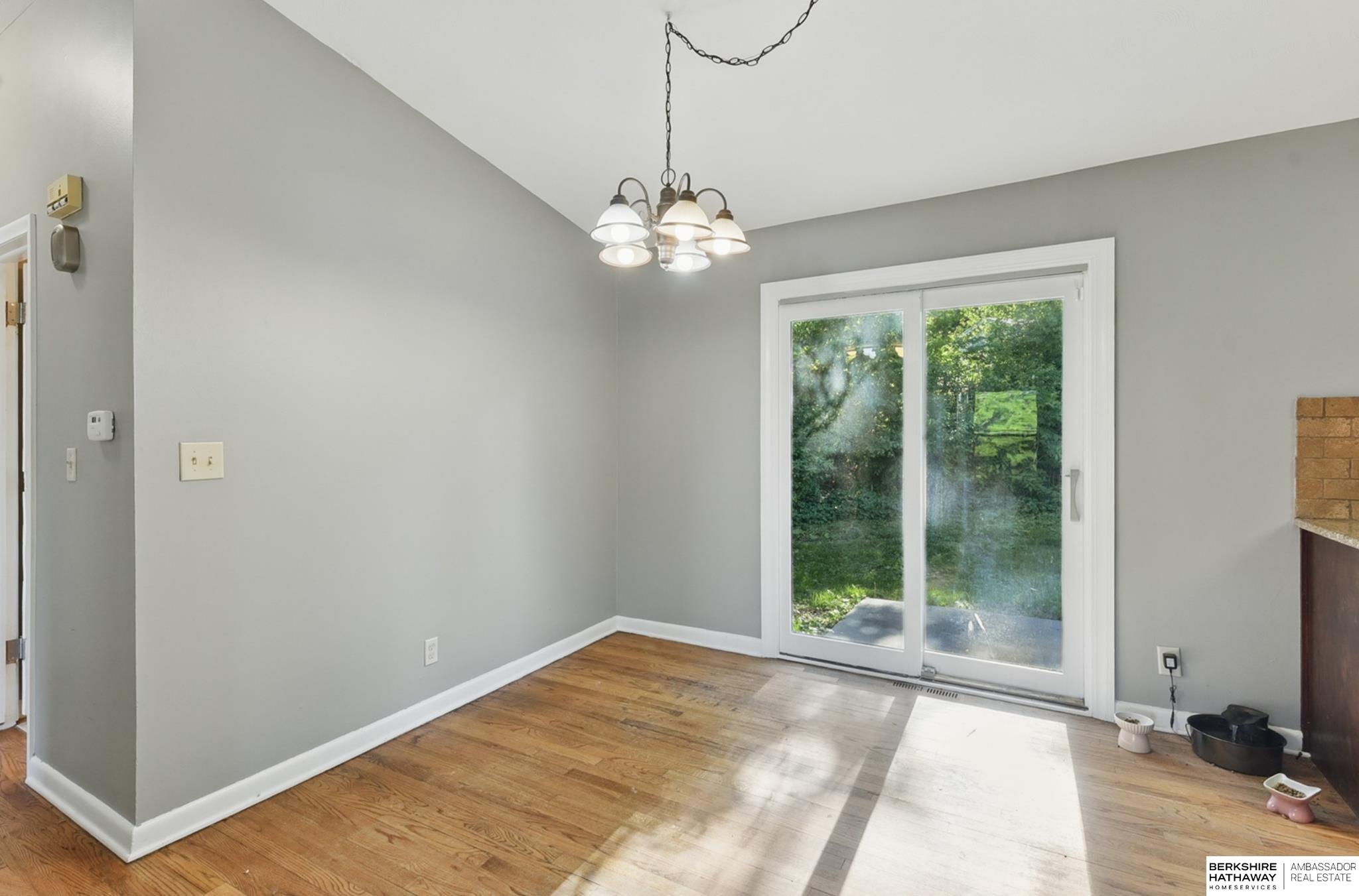 Omaha, Nebraska 68114, United States, 3 Bedrooms Bedrooms, ,2 BathroomsBathrooms,Residential,Pending,152572