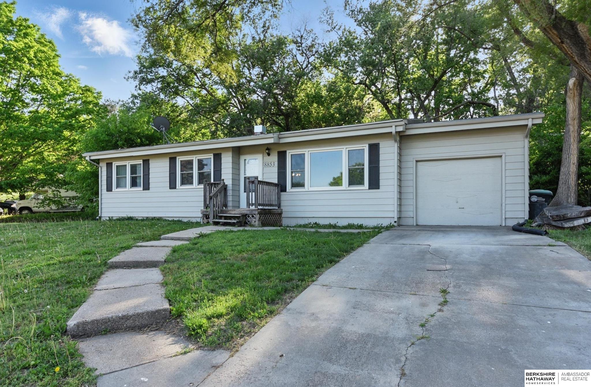 Omaha, Nebraska 68114, United States, 3 Bedrooms Bedrooms, ,2 BathroomsBathrooms,Residential,Pending,152572