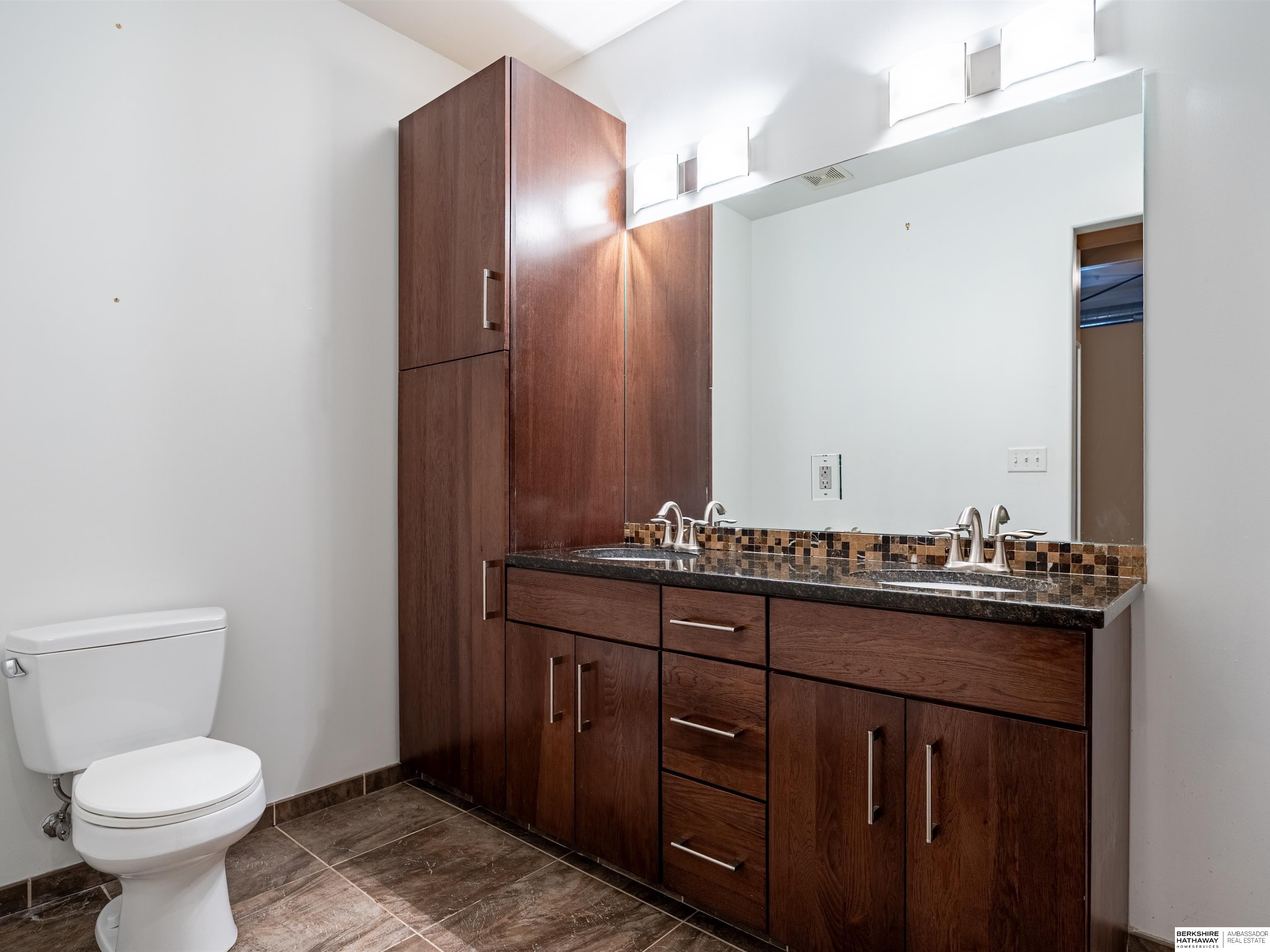 Lincoln, Nebraska 68508, United States, 2 Bedrooms Bedrooms, ,2 BathroomsBathrooms,Residential,Active,187908