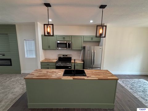 Photo of 2921 Decatur Street, Omaha, NE 68111 (MLS # 22531037) Photo of 2921 Decatur Street, Omaha, NE 68111 (MLS # 22531037)