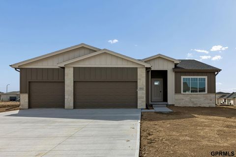 Photo of 5714 Kestrel Parkway, Elkhorn, NE 68022 (MLS # 22606813)