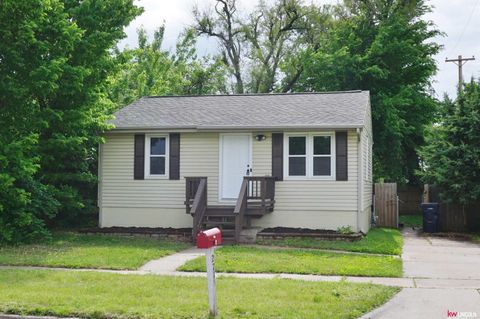 Photo of 2715 N 35th Street, Lincoln, NE 68504 (MLS # 22614433)