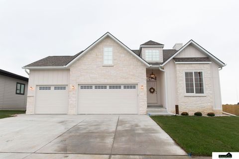 Photo of 7636 Isidore Drive, Lincoln, NE 68516 (MLS # 22530749)
