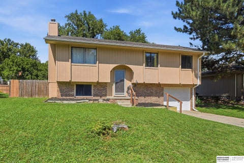 Photo of 15224 Madison Street, Omaha, NE 68137 (MLS # 22624667)