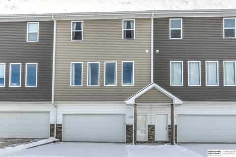 Photo of 18165 Polk Court, Omaha, NE 68135 (MLS # 22534075)