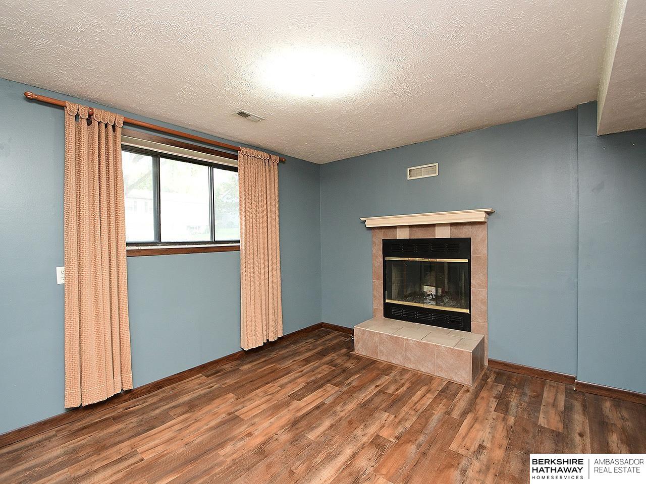 Omaha, Nebraska 68114, United States, 3 Bedrooms Bedrooms, ,2 BathroomsBathrooms,Residential,Active,229745