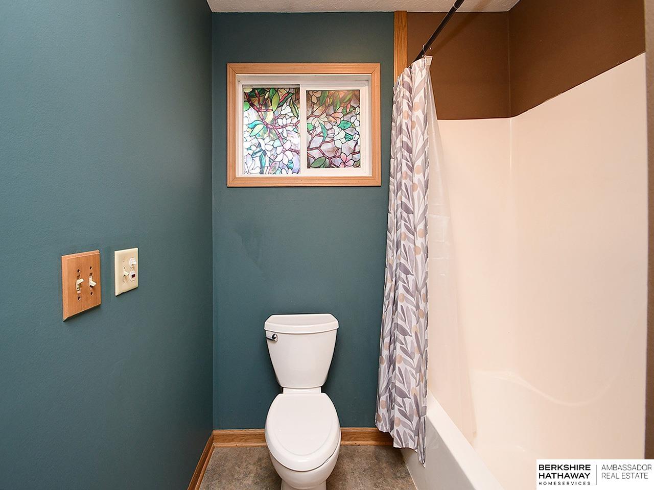 Omaha, Nebraska 68114, United States, 3 Bedrooms Bedrooms, ,2 BathroomsBathrooms,Residential,Active,229745