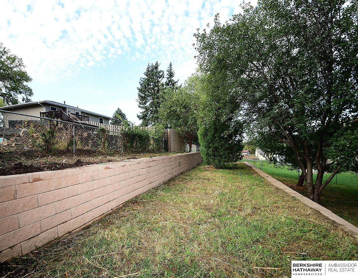 Omaha, Nebraska 68114, United States, 3 Bedrooms Bedrooms, ,2 BathroomsBathrooms,Residential,Active,229745