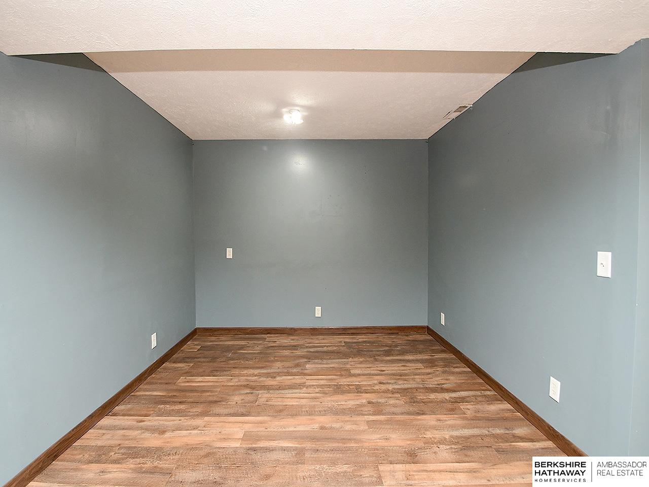 Omaha, Nebraska 68114, United States, 3 Bedrooms Bedrooms, ,2 BathroomsBathrooms,Residential,Active,229745