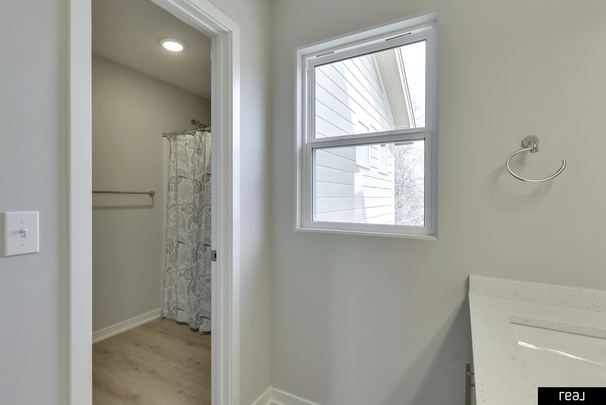 Bellevue, Nebraska 68123, United States, 4 Bedrooms Bedrooms, ,4 BathroomsBathrooms,Residential,Active,204349