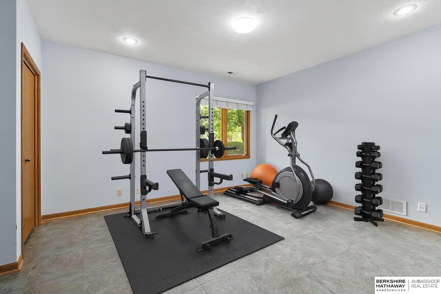 Omaha, Nebraska 68007, United States, 4 Bedrooms Bedrooms, ,3 BathroomsBathrooms,Residential,Active,222043