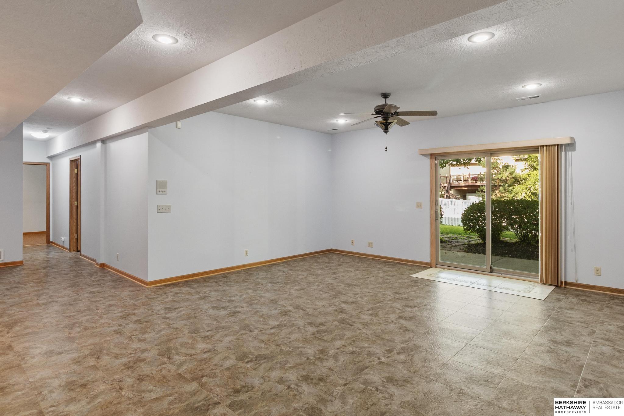 Omaha, Nebraska 68007, United States, 4 Bedrooms Bedrooms, ,3 BathroomsBathrooms,Residential,Active,222043