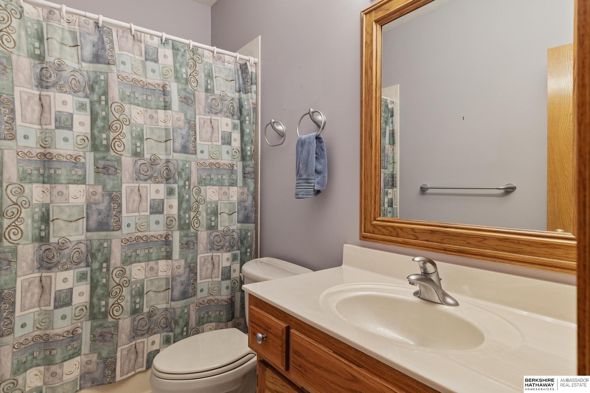 Omaha, Nebraska 68007, United States, 4 Bedrooms Bedrooms, ,3 BathroomsBathrooms,Residential,Active,222043