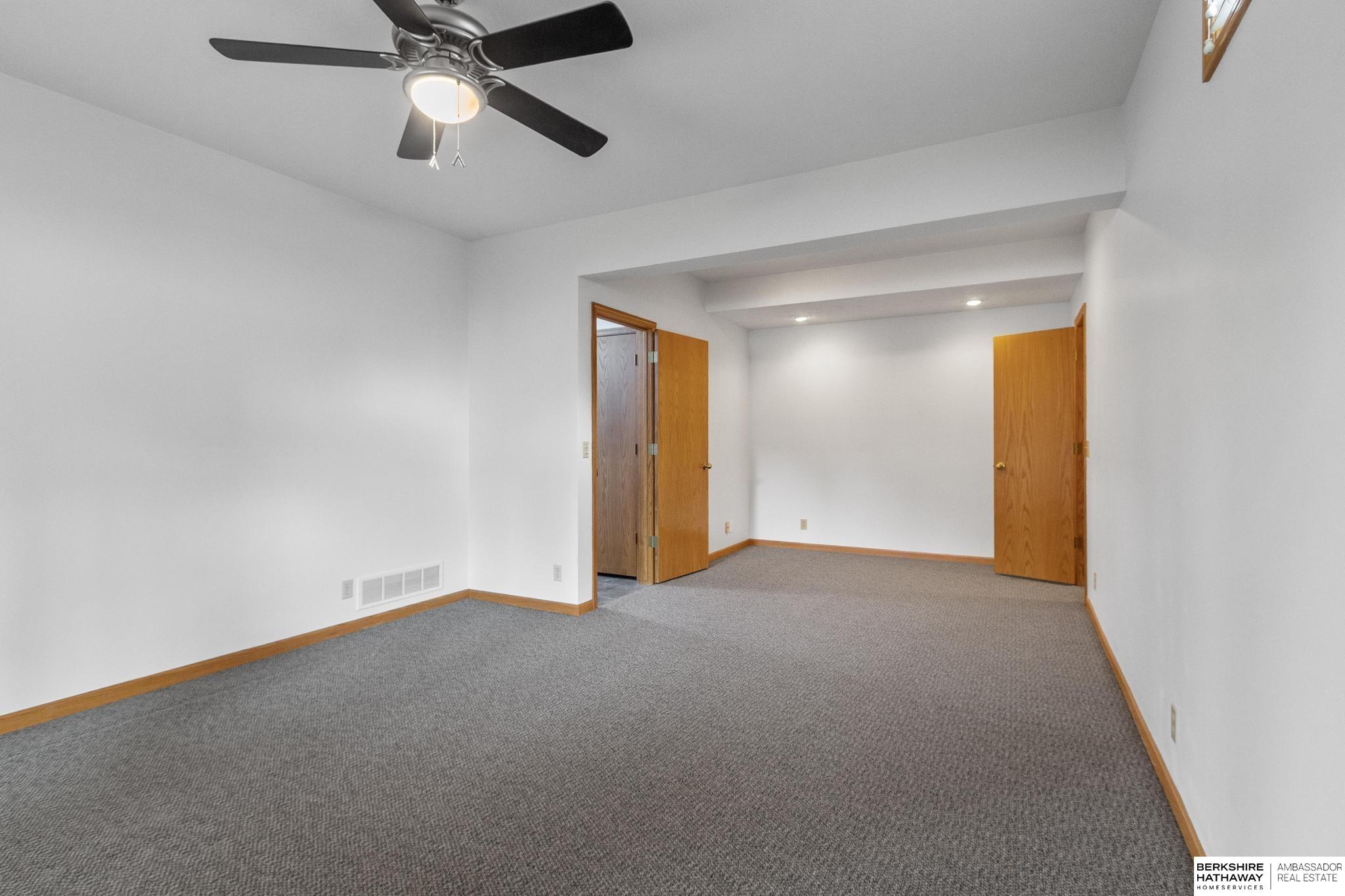 Omaha, Nebraska 68007, United States, 4 Bedrooms Bedrooms, ,3 BathroomsBathrooms,Residential,Active,222043