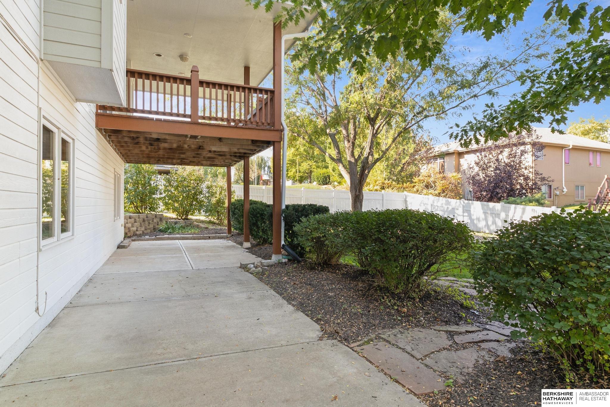 Omaha, Nebraska 68007, United States, 4 Bedrooms Bedrooms, ,3 BathroomsBathrooms,Residential,Active,222043