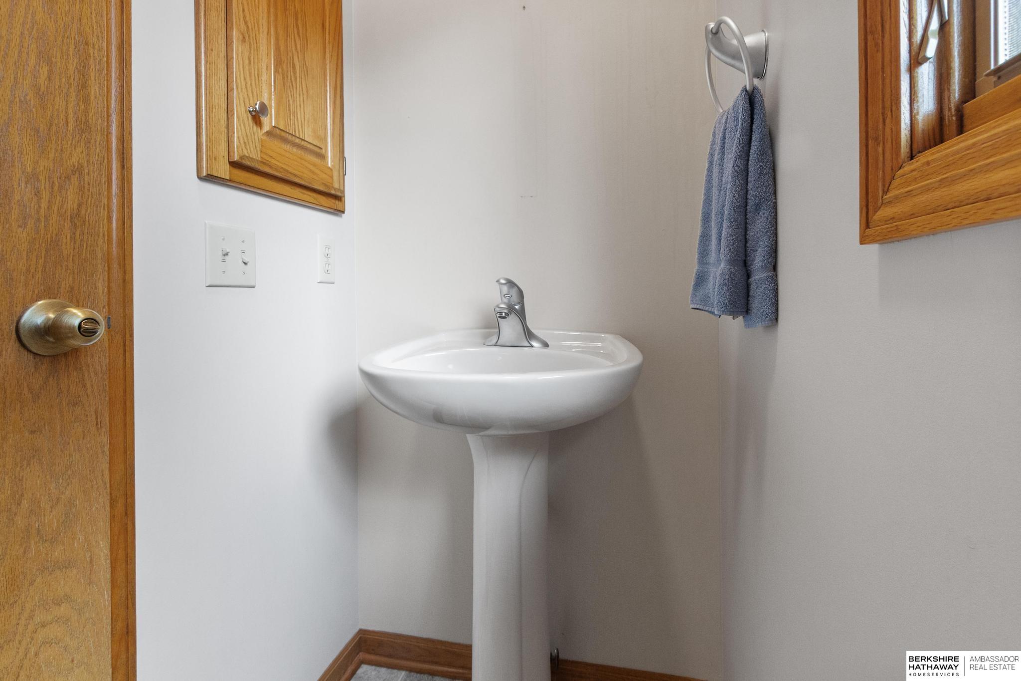 Omaha, Nebraska 68007, United States, 4 Bedrooms Bedrooms, ,3 BathroomsBathrooms,Residential,Active,222043