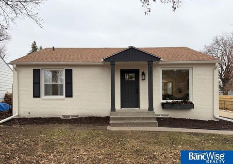 Photo of 4301 Mohawk Street, Lincoln, NE 68510 (MLS # 22534964)