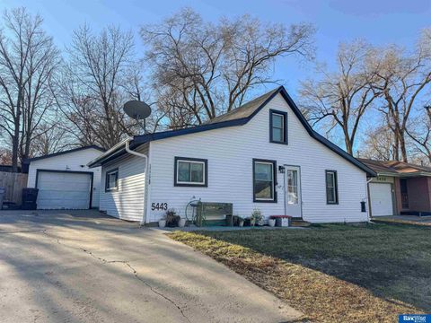 Photo of 5443 Pioneers Boulevard, Lincoln, NE 68506 (MLS # 22615893)