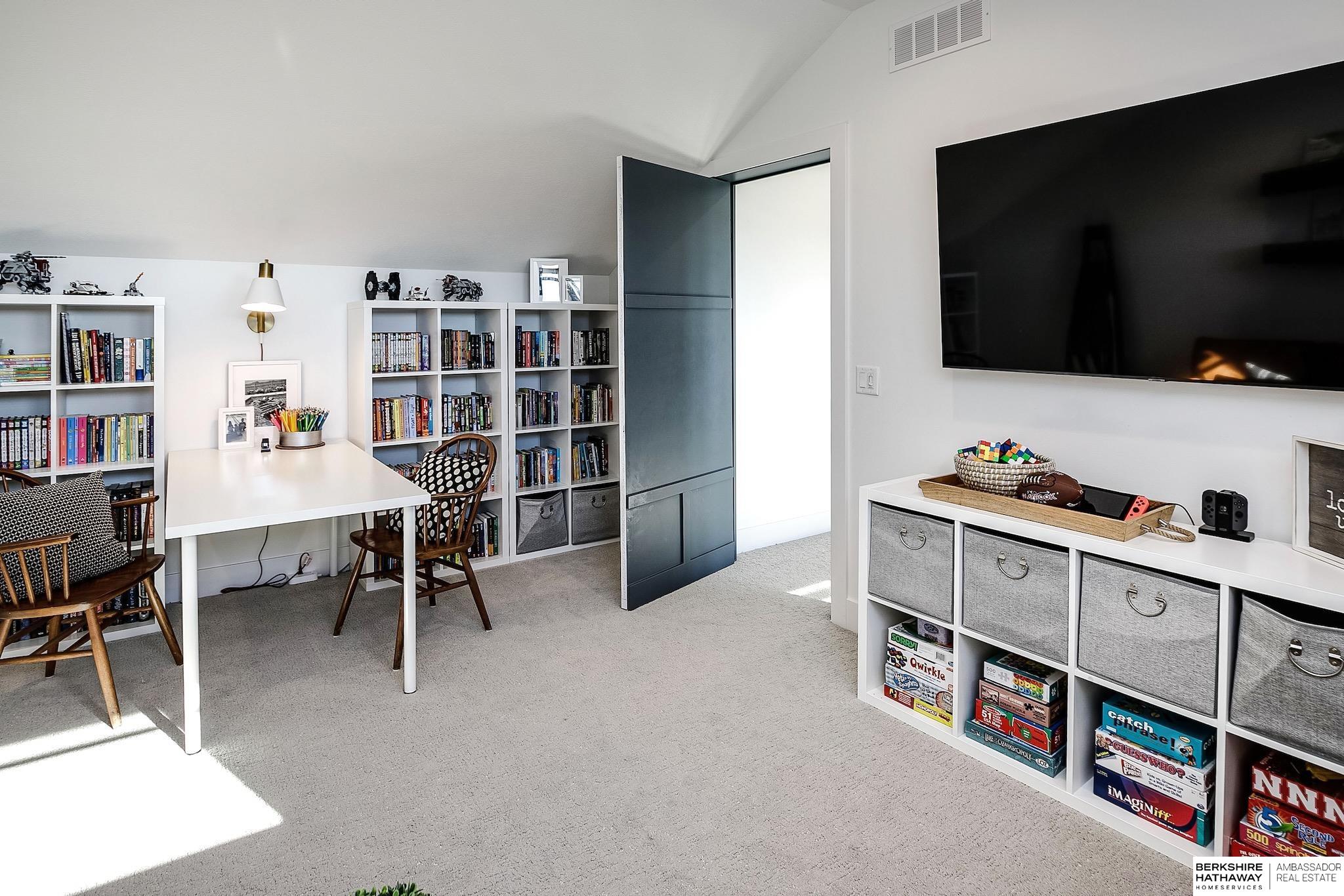 Yutan, Nebraska 68073, United States, 4 Bedrooms Bedrooms, ,4 BathroomsBathrooms,Residential,Pending,120025