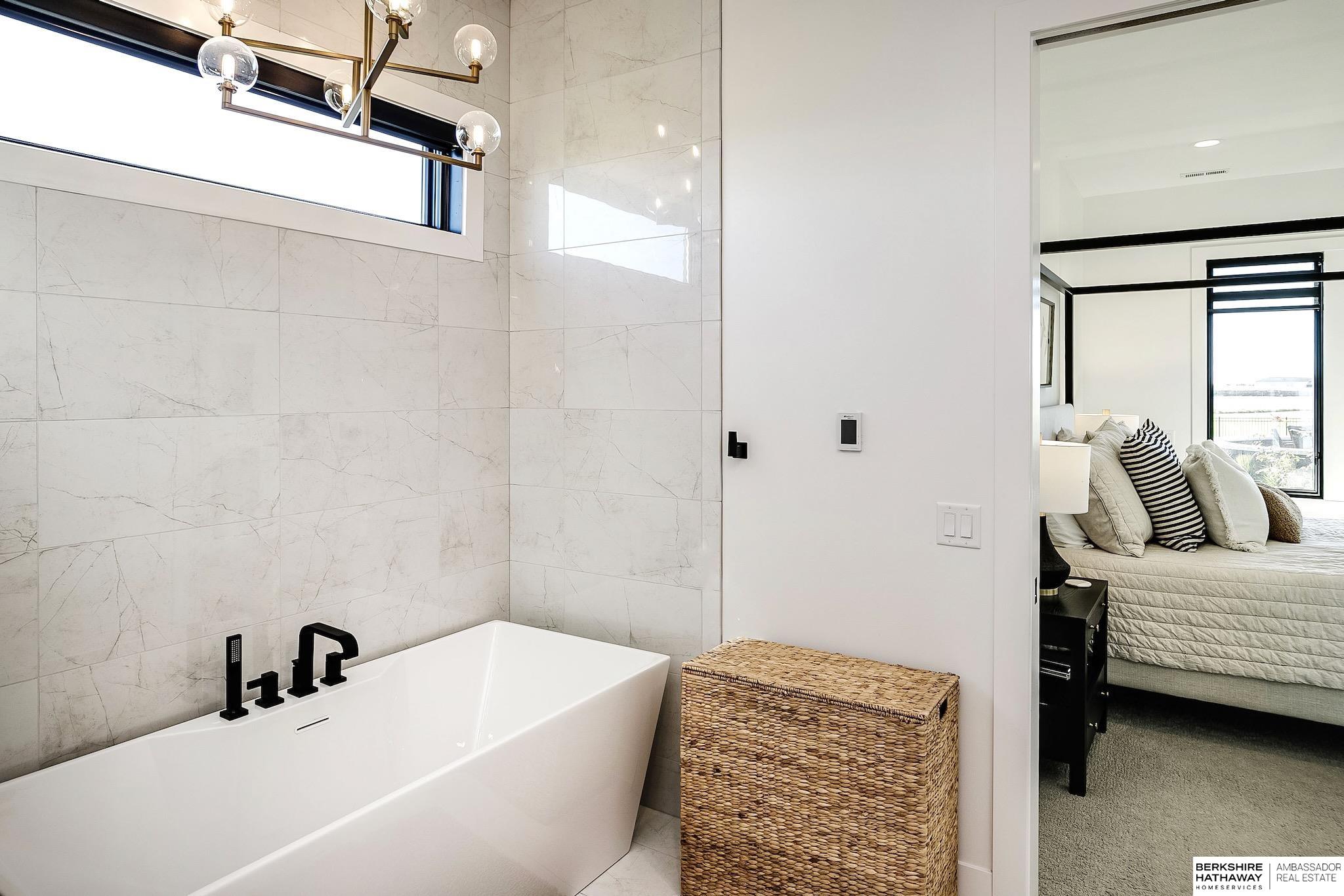 Yutan, Nebraska 68073, United States, 4 Bedrooms Bedrooms, ,4 BathroomsBathrooms,Residential,Pending,120025