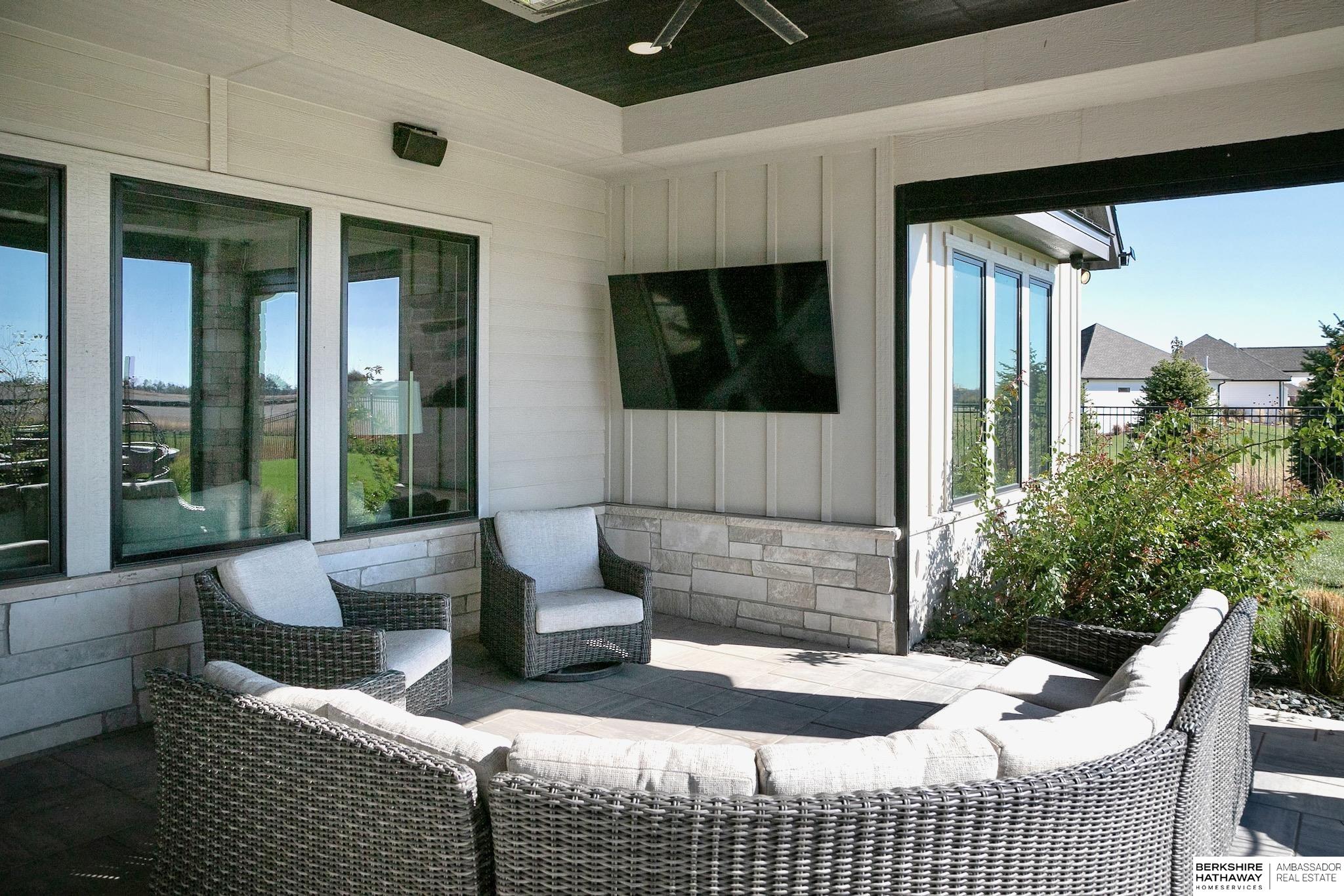 Yutan, Nebraska 68073, United States, 4 Bedrooms Bedrooms, ,4 BathroomsBathrooms,Residential,Pending,120025