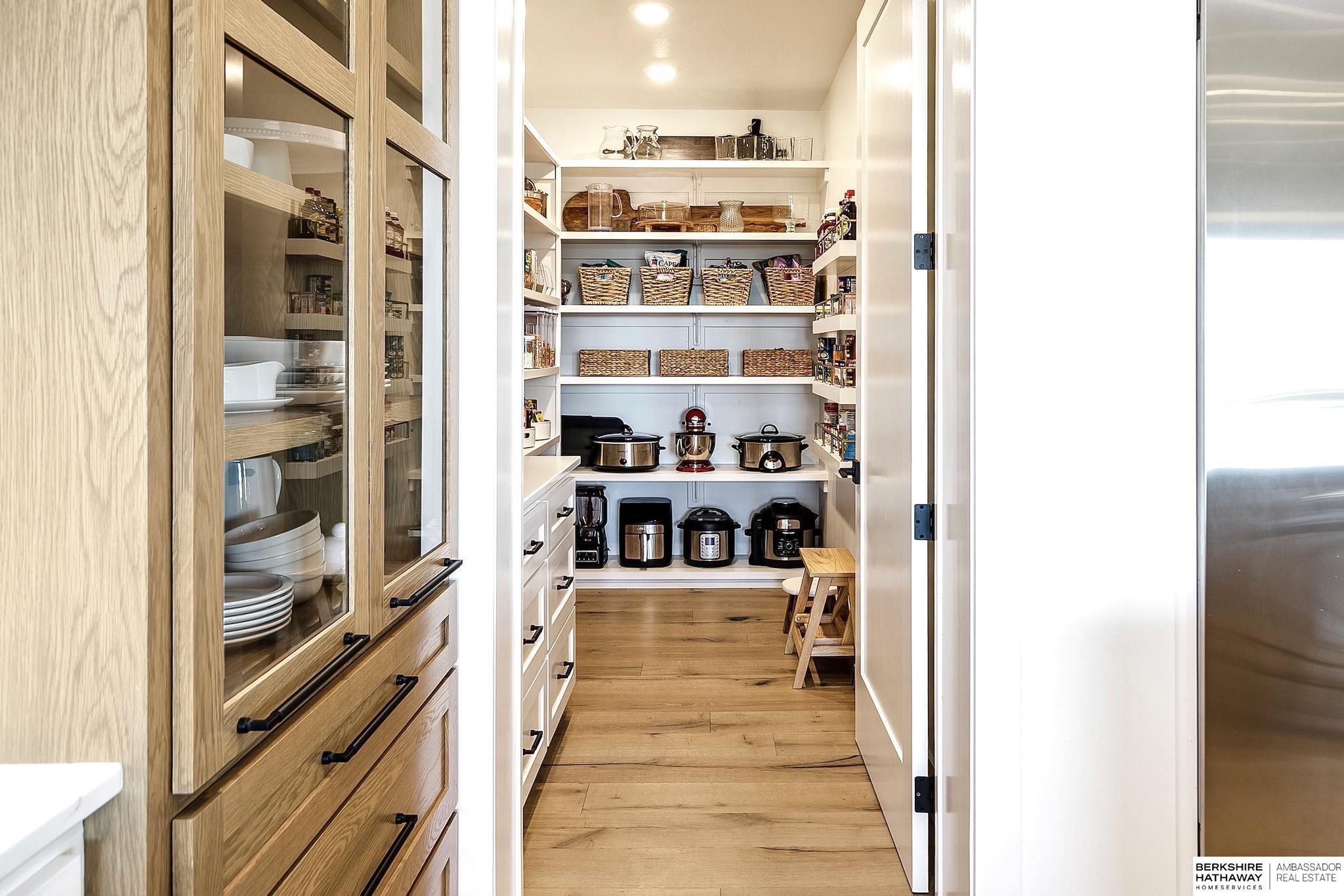 Yutan, Nebraska 68073, United States, 4 Bedrooms Bedrooms, ,4 BathroomsBathrooms,Residential,Pending,120025