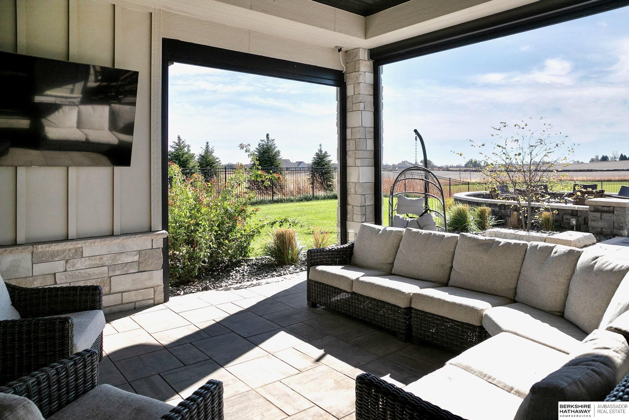 Yutan, Nebraska 68073, United States, 4 Bedrooms Bedrooms, ,4 BathroomsBathrooms,Residential,Pending,120025