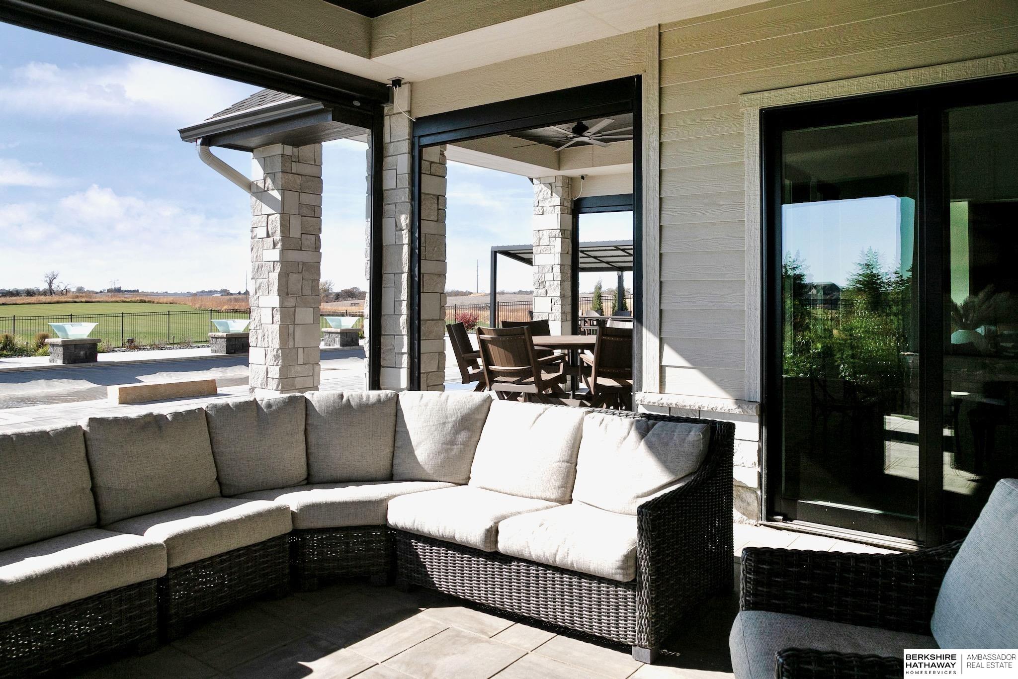 Yutan, Nebraska 68073, United States, 4 Bedrooms Bedrooms, ,4 BathroomsBathrooms,Residential,Pending,120025