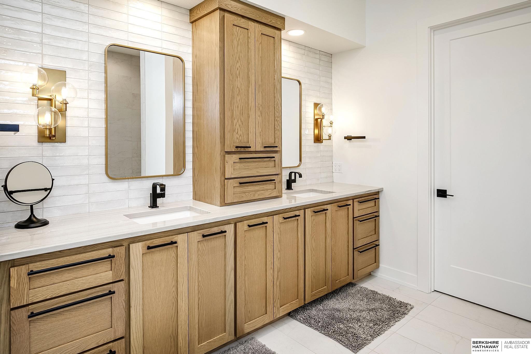 Yutan, Nebraska 68073, United States, 4 Bedrooms Bedrooms, ,4 BathroomsBathrooms,Residential,Pending,120025