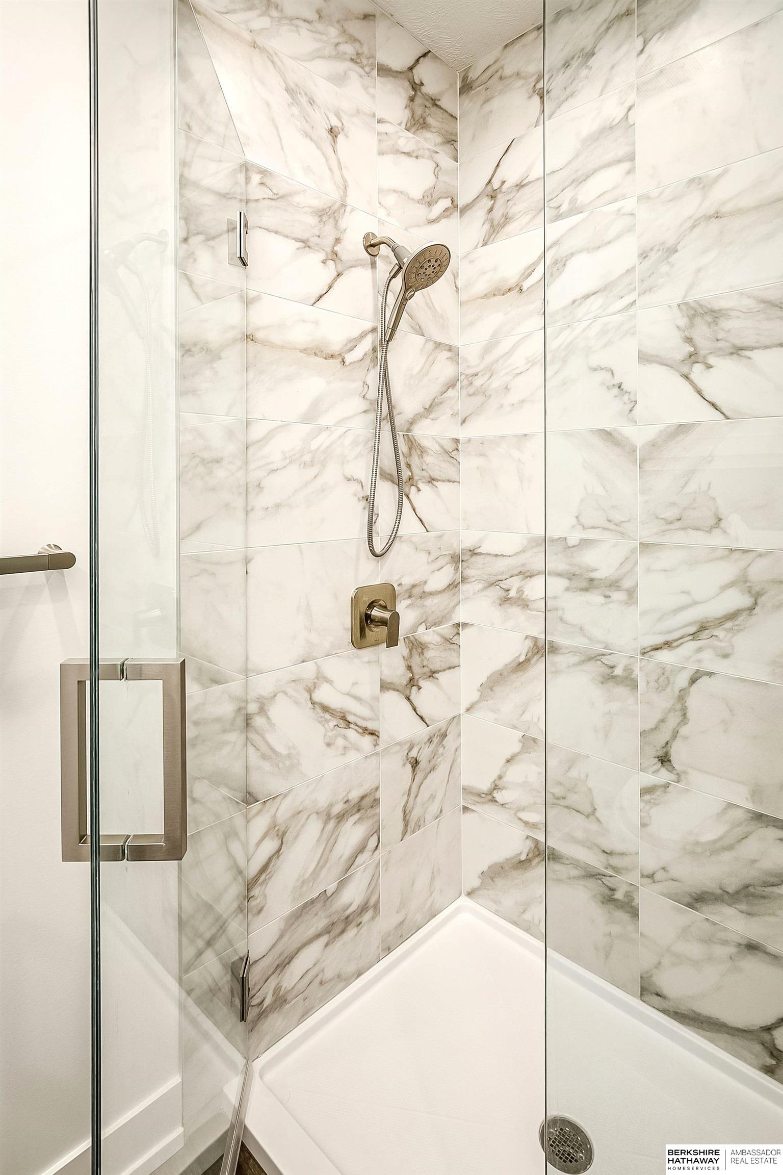 Yutan, Nebraska 68073, United States, 4 Bedrooms Bedrooms, ,4 BathroomsBathrooms,Residential,Pending,120025