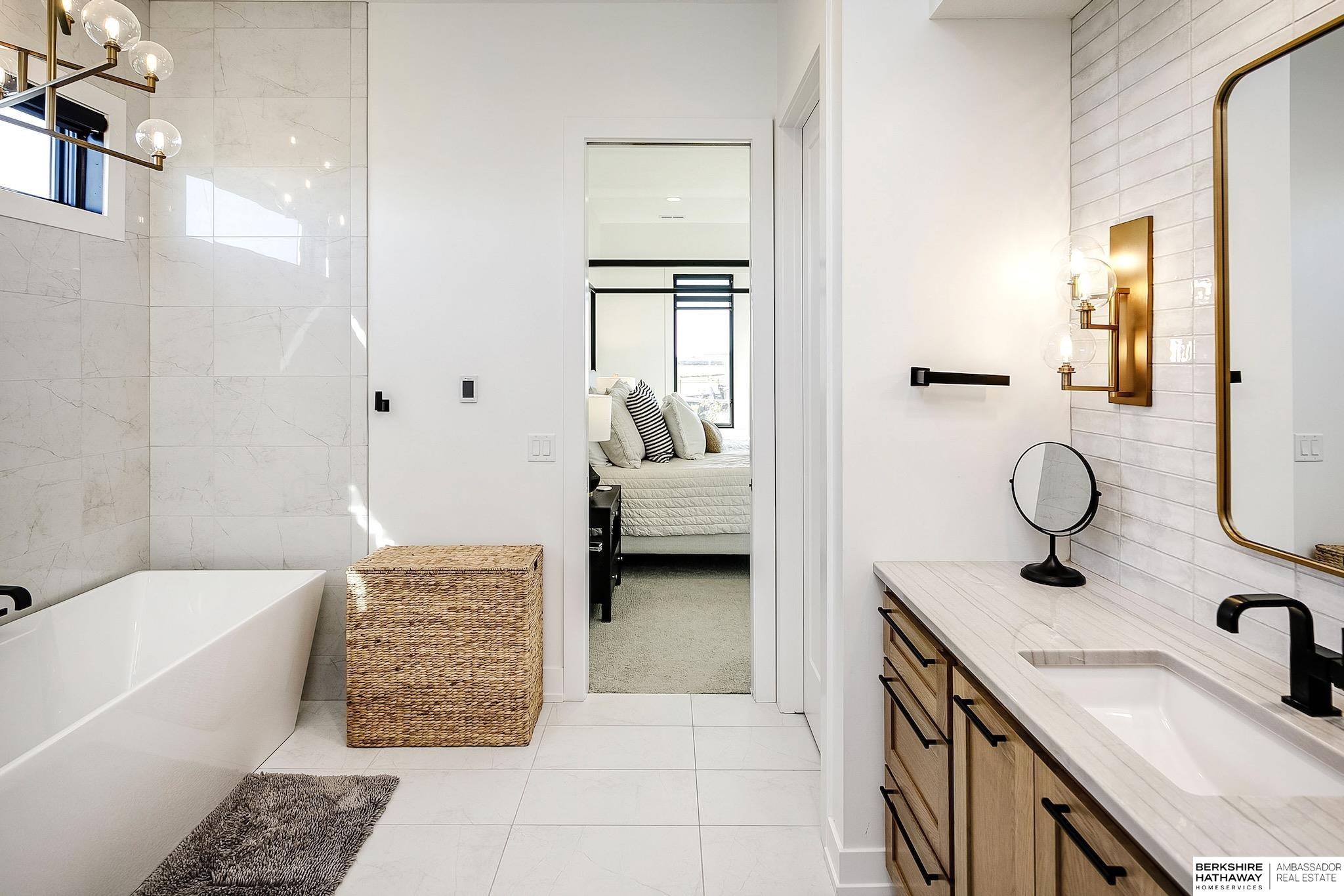 Yutan, Nebraska 68073, United States, 4 Bedrooms Bedrooms, ,4 BathroomsBathrooms,Residential,Pending,120025