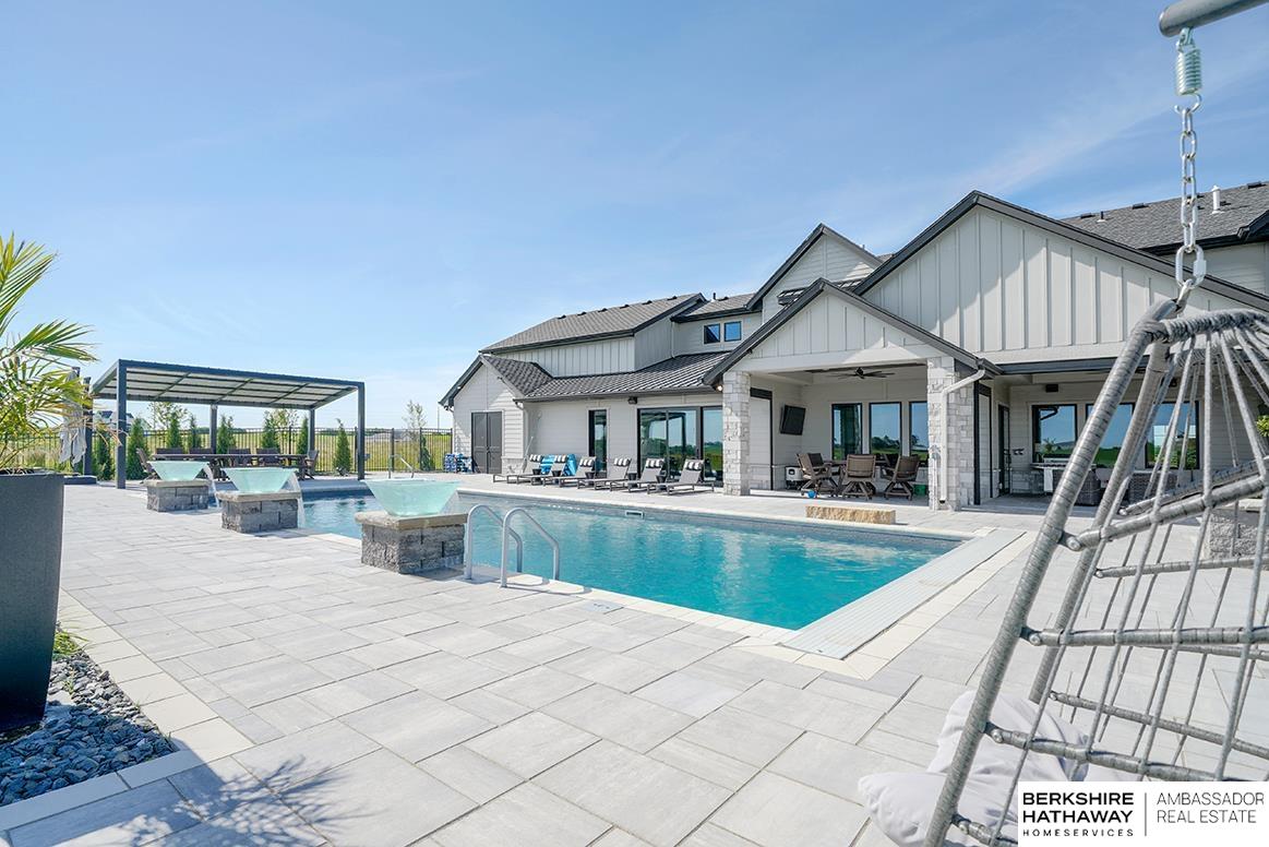 Yutan, Nebraska 68073, United States, 4 Bedrooms Bedrooms, ,4 BathroomsBathrooms,Residential,Pending,120025