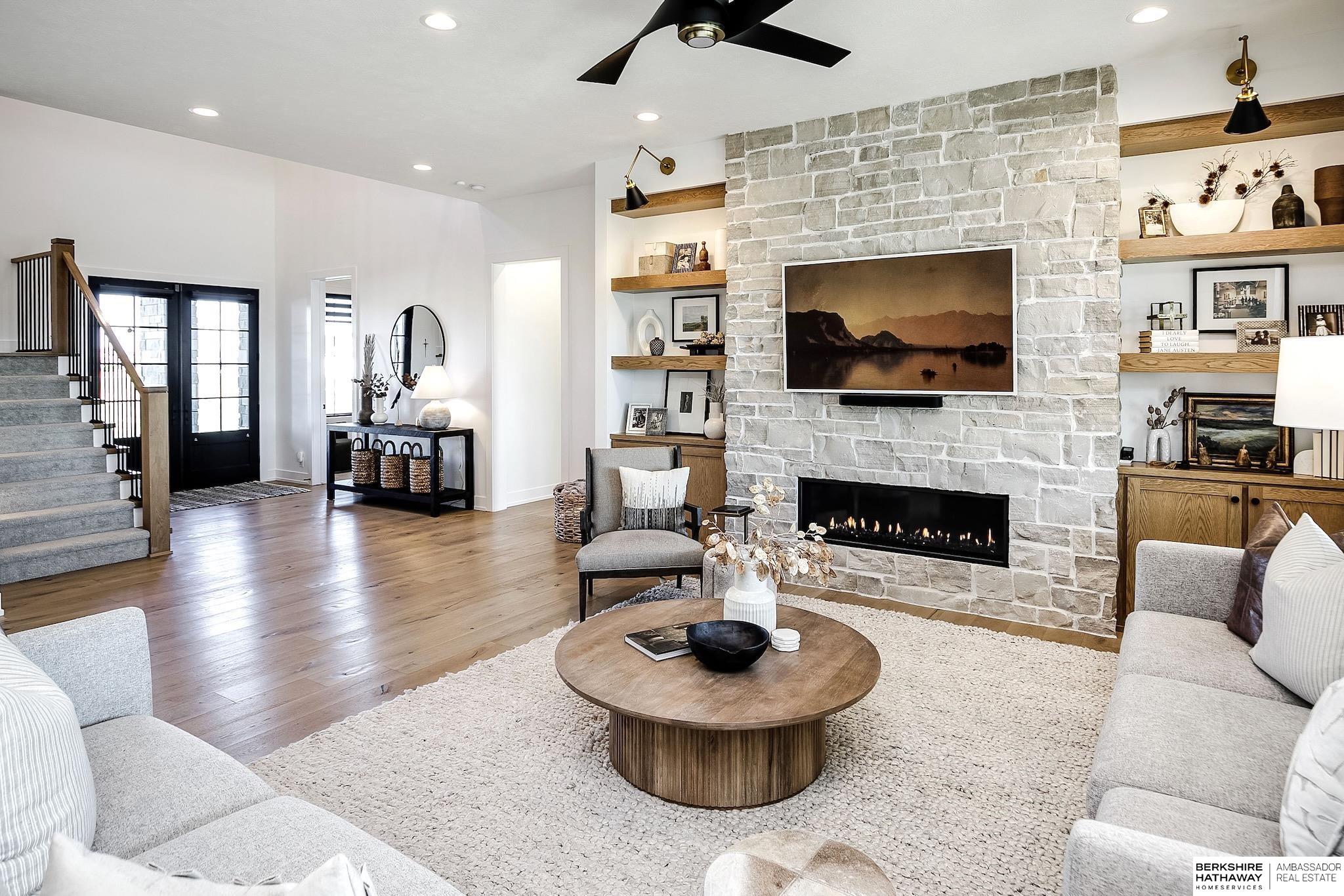 Yutan, Nebraska 68073, United States, 4 Bedrooms Bedrooms, ,4 BathroomsBathrooms,Residential,Pending,120025