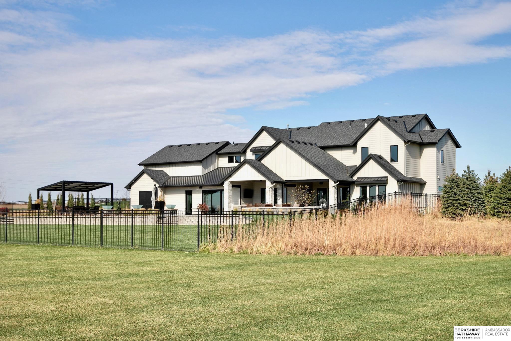 Yutan, Nebraska 68073, United States, 4 Bedrooms Bedrooms, ,4 BathroomsBathrooms,Residential,Pending,120025