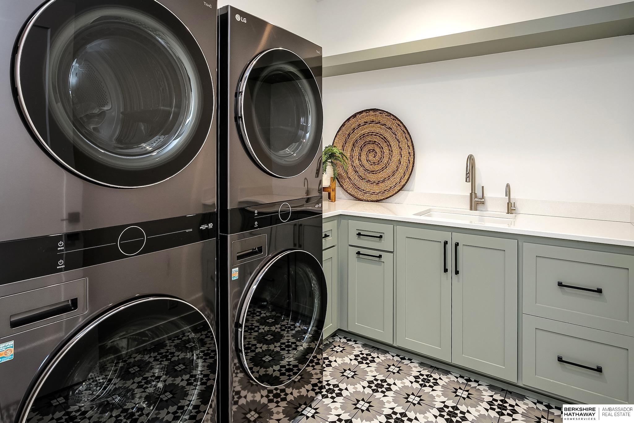 Yutan, Nebraska 68073, United States, 4 Bedrooms Bedrooms, ,4 BathroomsBathrooms,Residential,Pending,120025