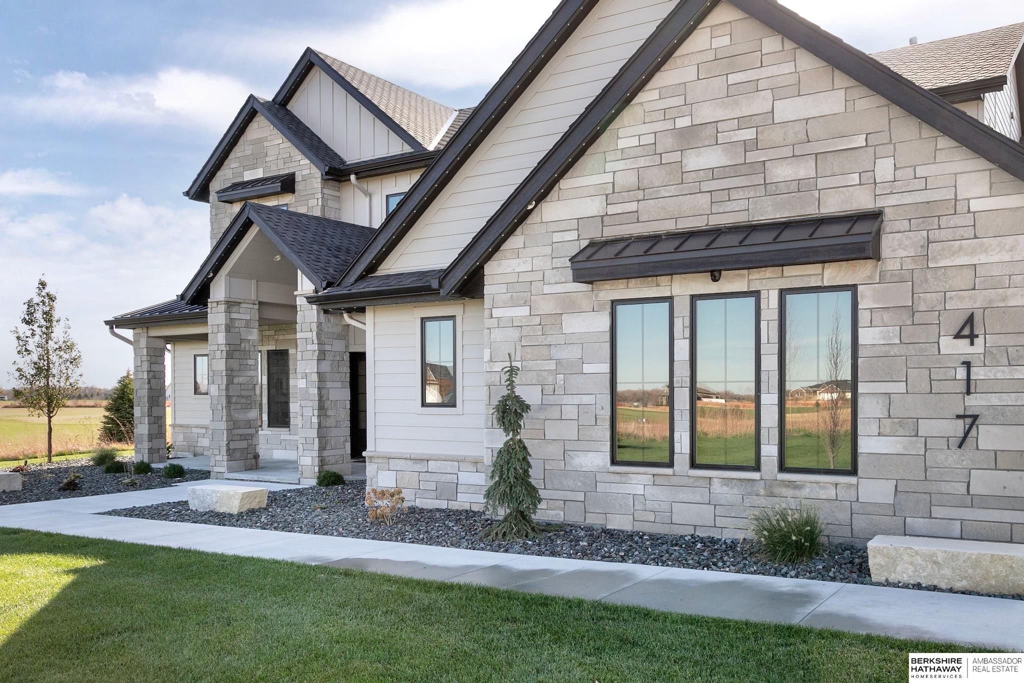 Yutan, Nebraska 68073, United States, 4 Bedrooms Bedrooms, ,4 BathroomsBathrooms,Residential,Pending,120025