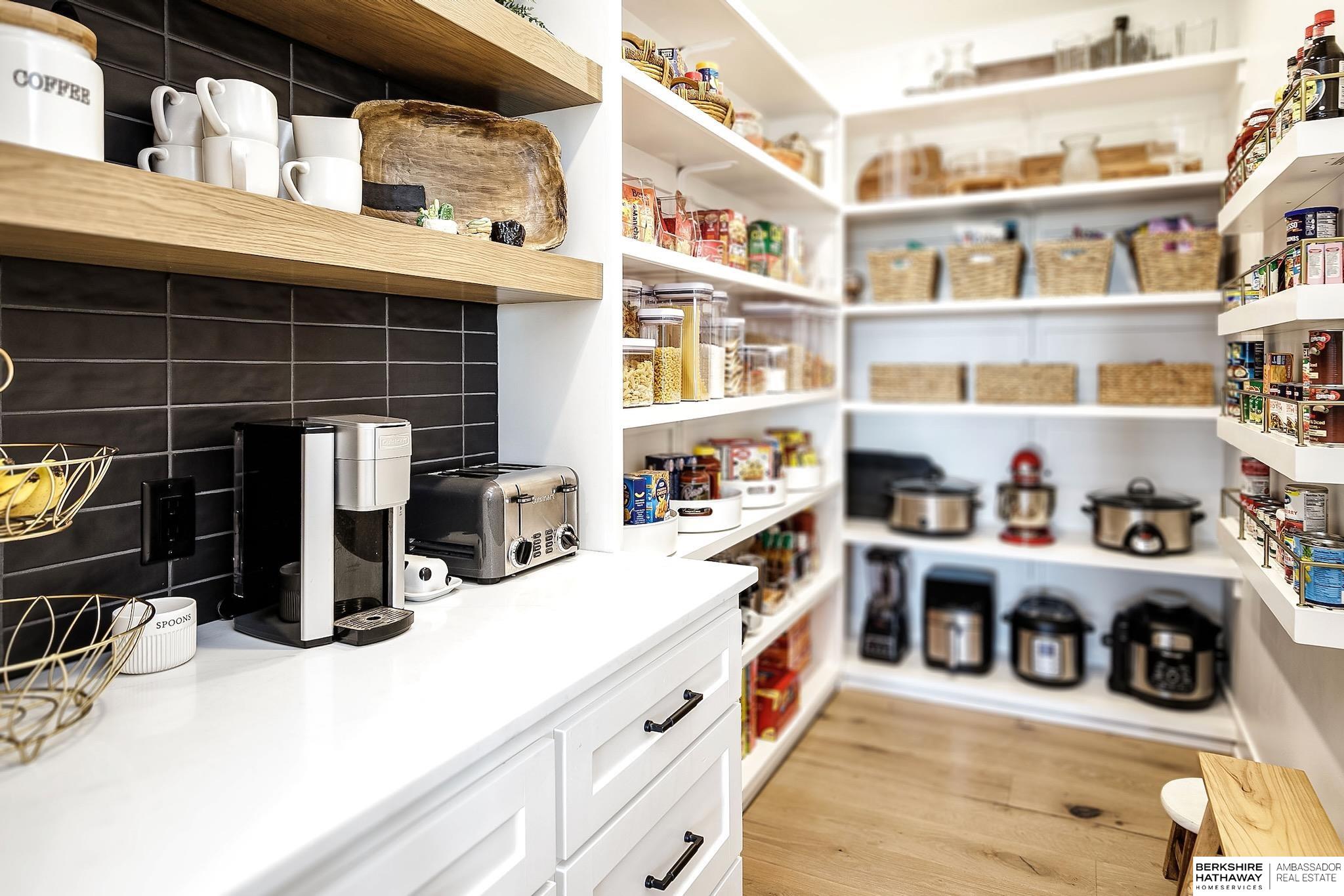 Yutan, Nebraska 68073, United States, 4 Bedrooms Bedrooms, ,4 BathroomsBathrooms,Residential,Pending,120025