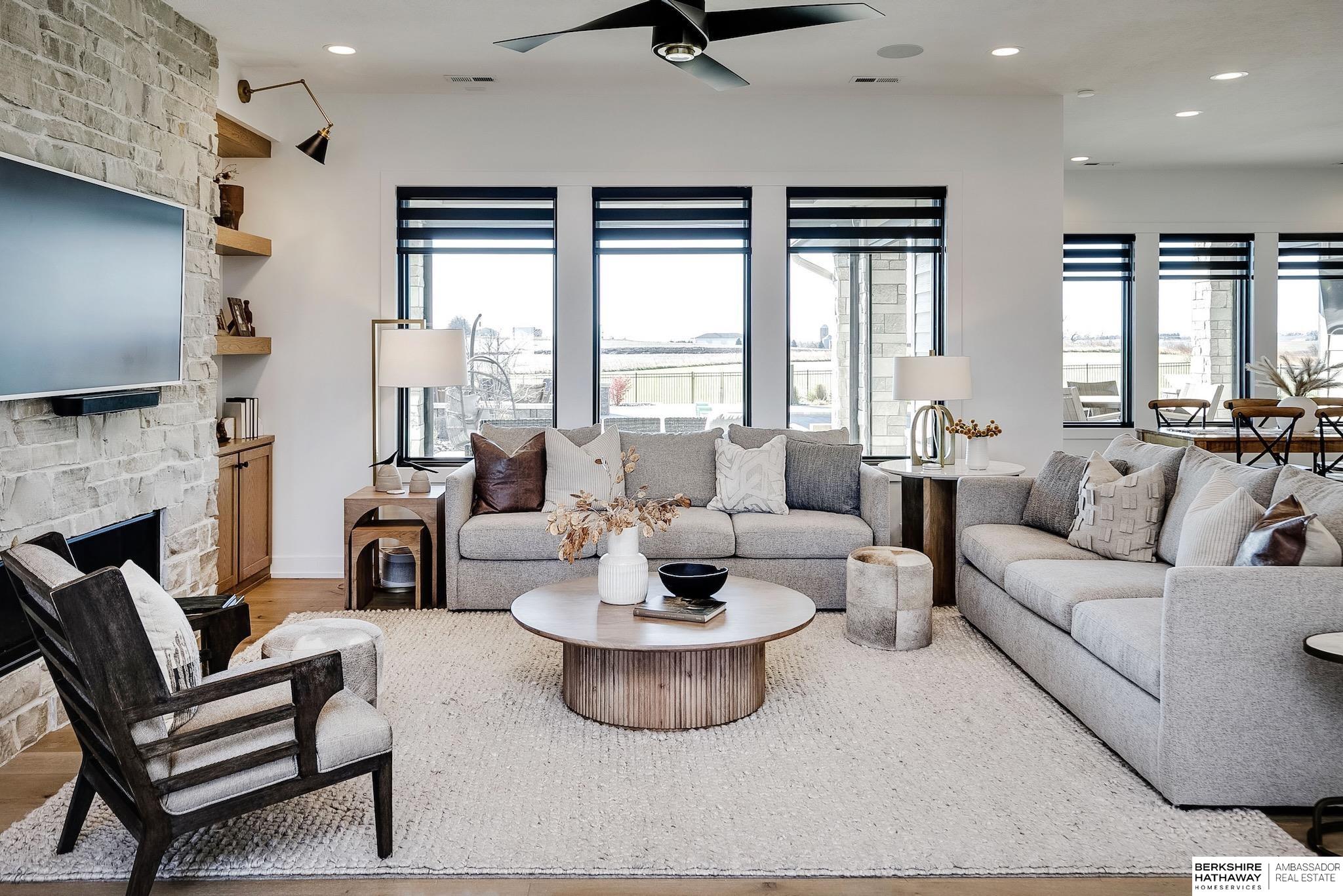 Yutan, Nebraska 68073, United States, 4 Bedrooms Bedrooms, ,4 BathroomsBathrooms,Residential,Pending,120025