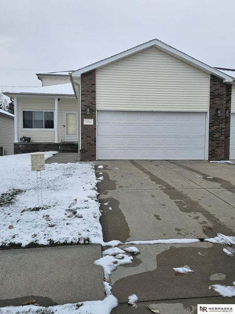 Photo of 7814 Phares Drive, Lincoln, NE 68516 (MLS # 22534093)