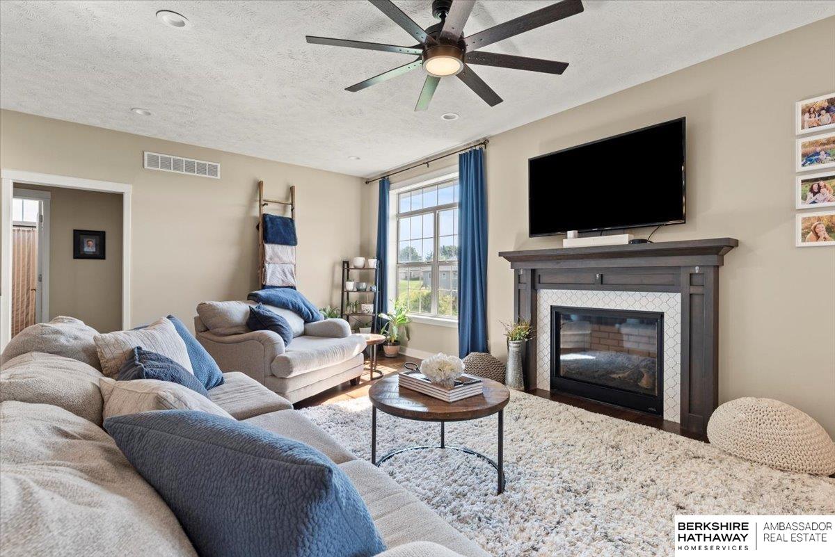 Glenwood, Iowa 51534, United States, 4 Bedrooms Bedrooms, ,3 BathroomsBathrooms,Residential,Pending,149584