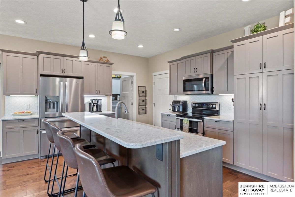 Glenwood, Iowa 51534, United States, 4 Bedrooms Bedrooms, ,3 BathroomsBathrooms,Residential,Pending,149584