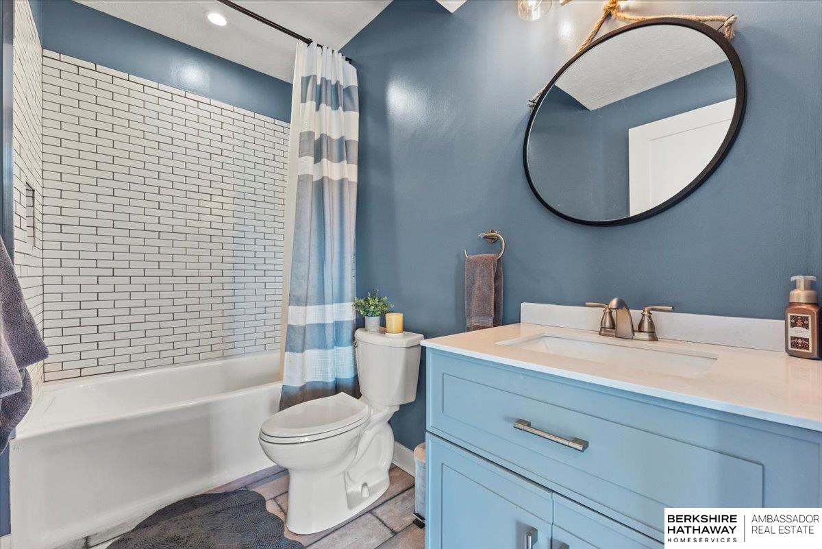 Glenwood, Iowa 51534, United States, 4 Bedrooms Bedrooms, ,3 BathroomsBathrooms,Residential,Pending,149584