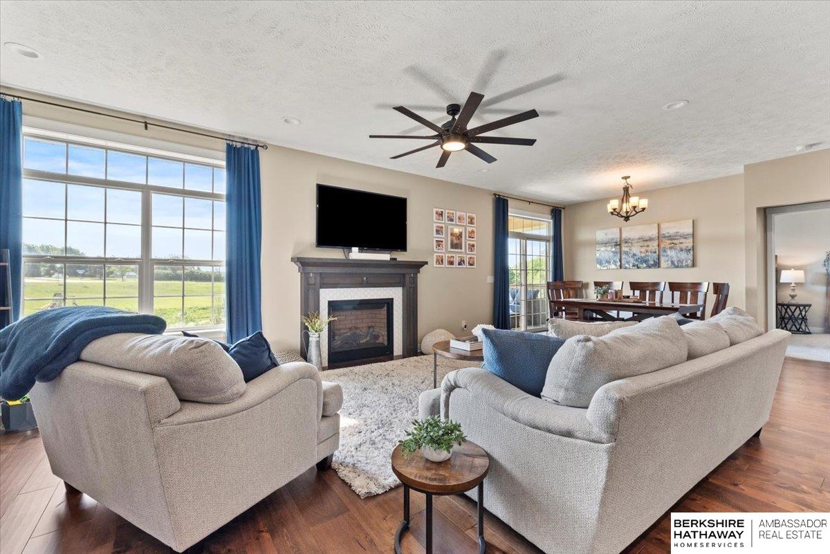 Glenwood, Iowa 51534, United States, 4 Bedrooms Bedrooms, ,3 BathroomsBathrooms,Residential,Pending,149584