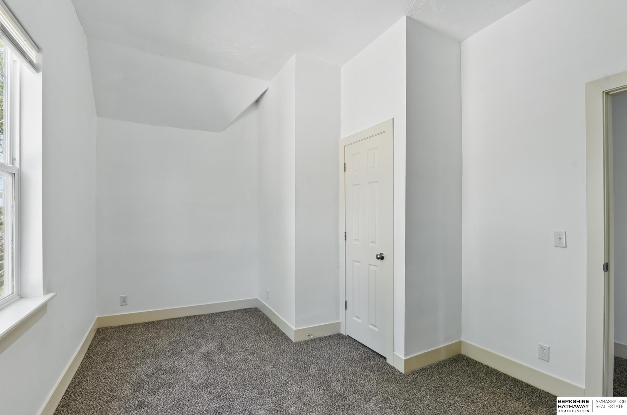 Omaha, Nebraska 68111, United States, 6 Bedrooms Bedrooms, ,3 BathroomsBathrooms,Residential,Active,124680