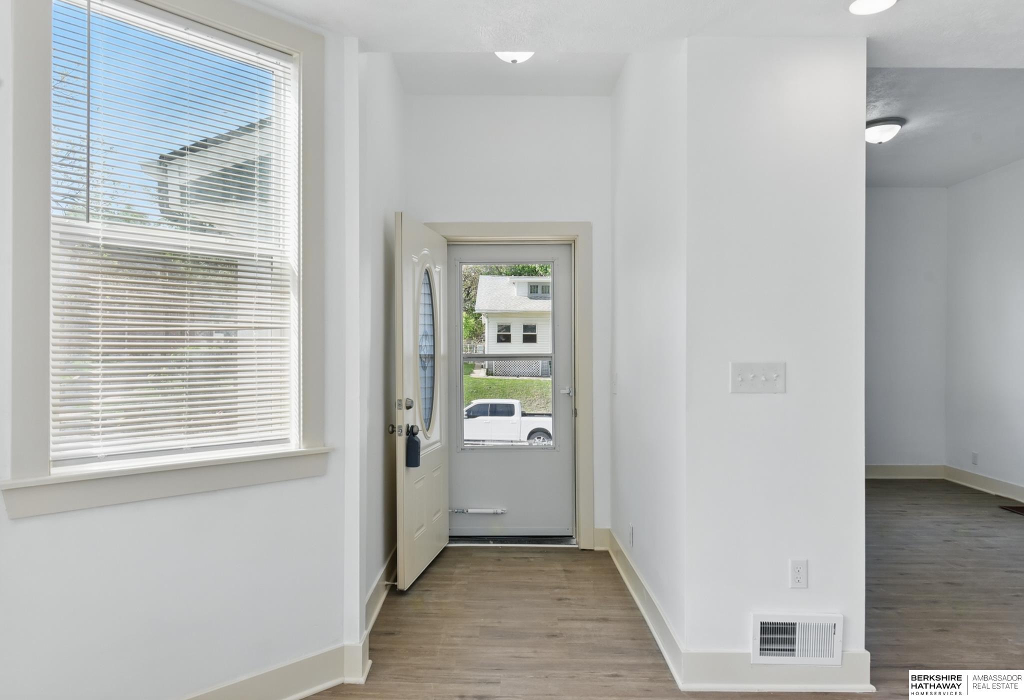 Omaha, Nebraska 68111, United States, 6 Bedrooms Bedrooms, ,3 BathroomsBathrooms,Residential,Active,124680