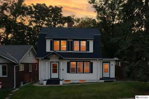 Photo of 820 S 50th Street, Omaha, NE 68106 (MLS # 22529189) Photo of 820 S 50th Street, Omaha, NE 68106 (MLS # 22529189)